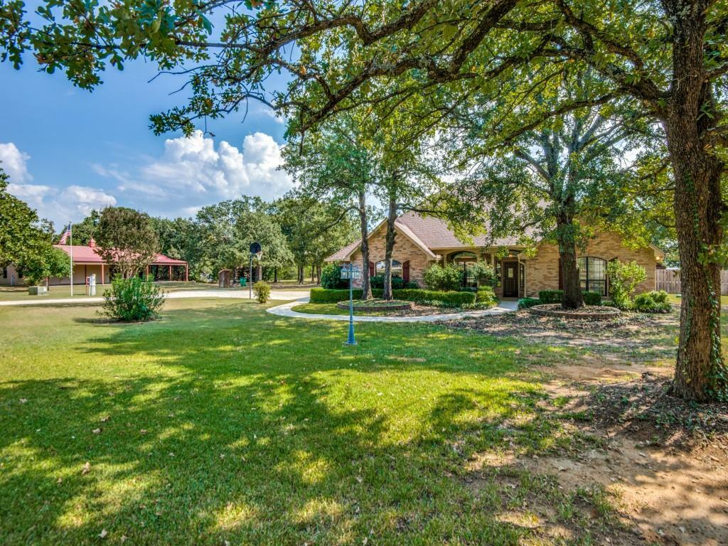 Property Photo: 4814 Farris Road TX 76208