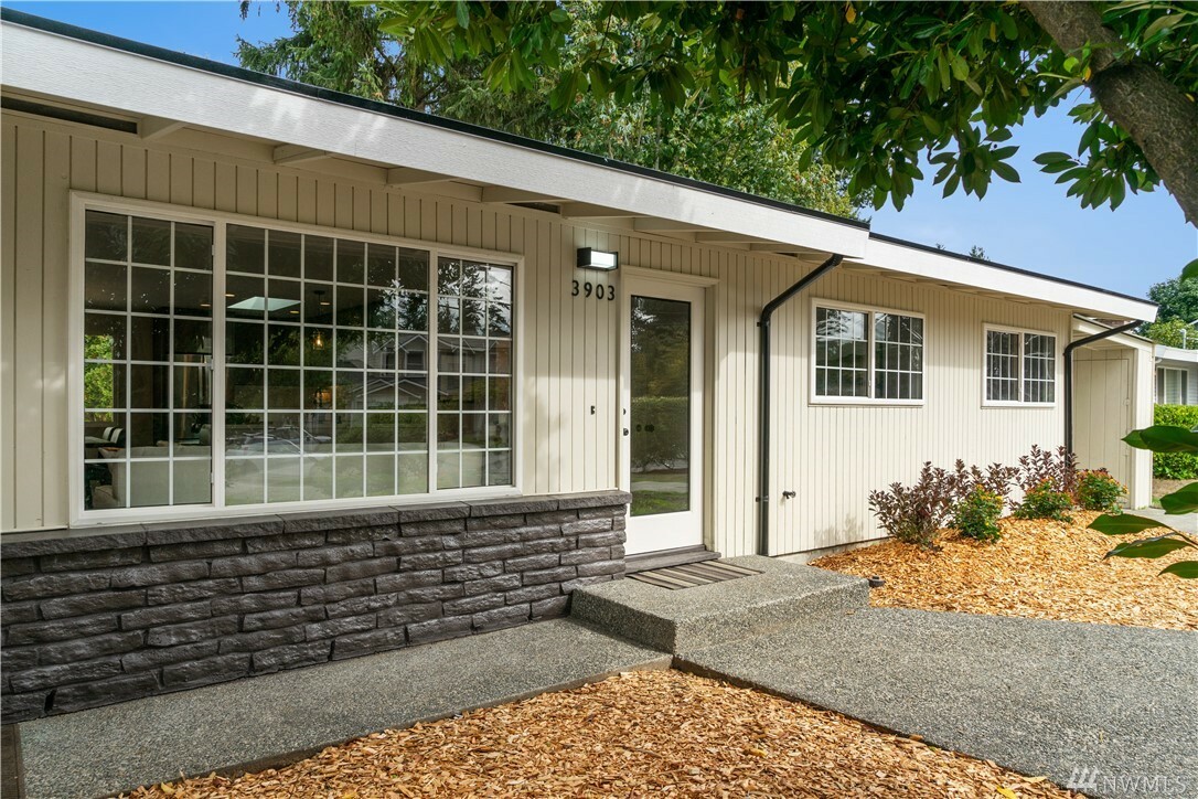 Property Photo:  3903 176 Place SW  WA 98037 