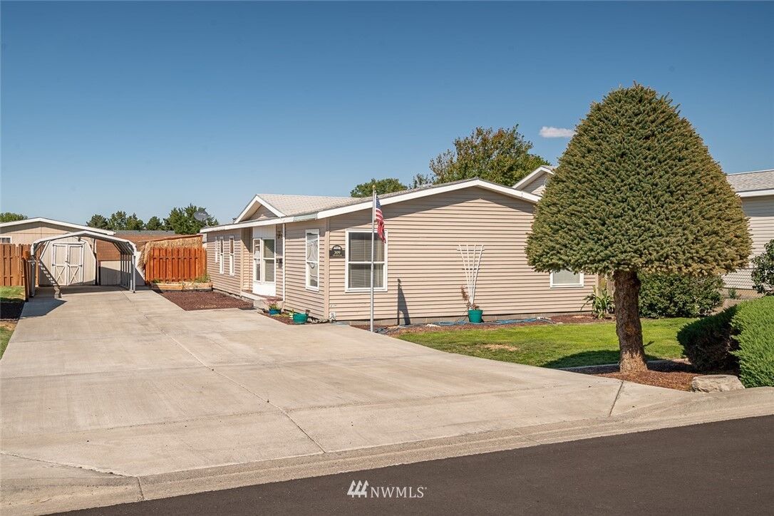 Property Photo: 309 SE 5th Avenue WA 98823
