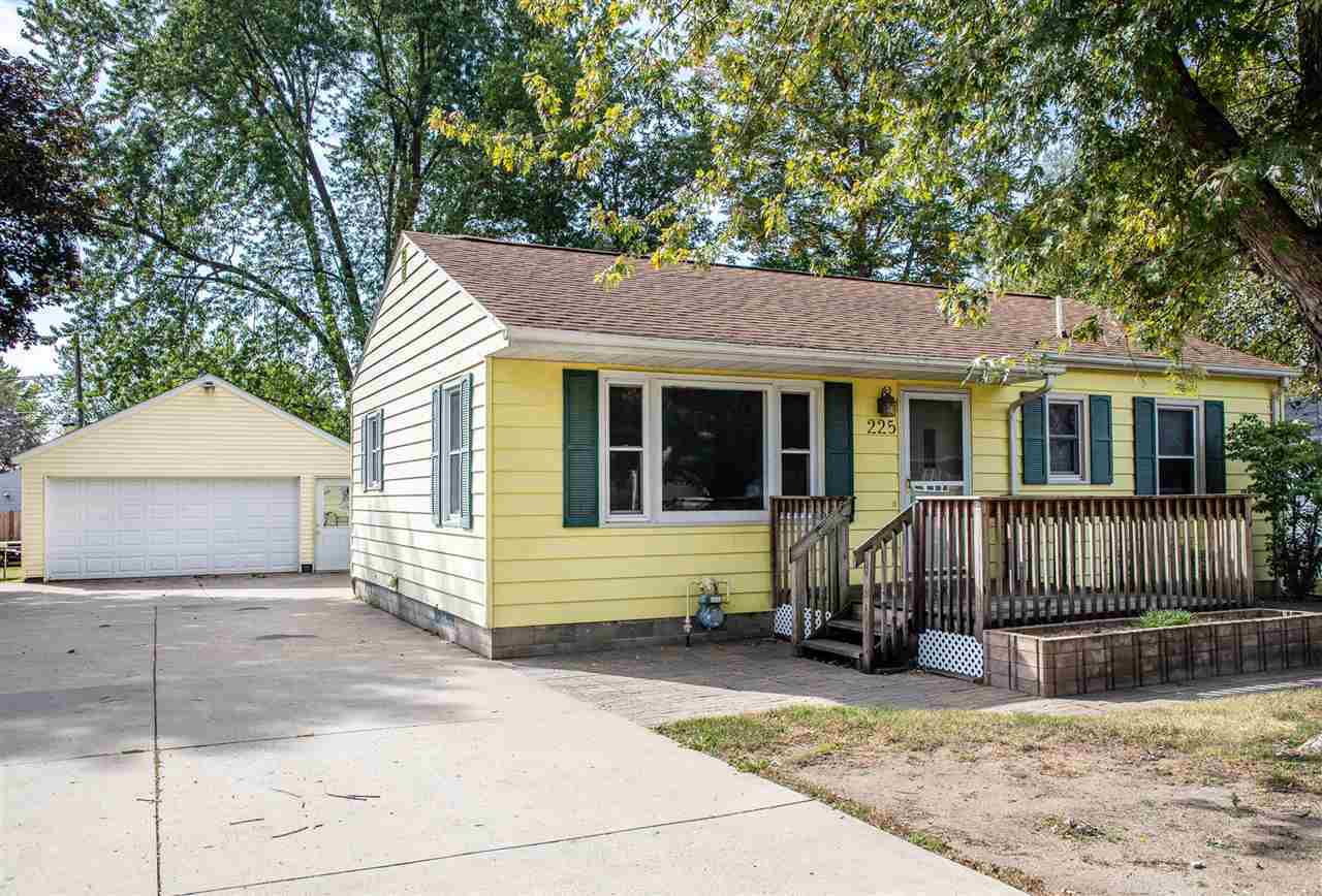 Property Photo:  225 Marie Avenue  IA 50707 