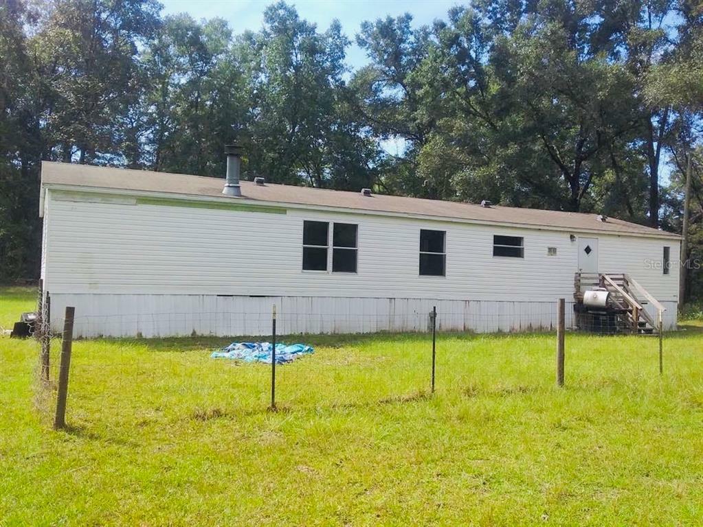 Property Photo: 131 SW Aries Place FL 32038
