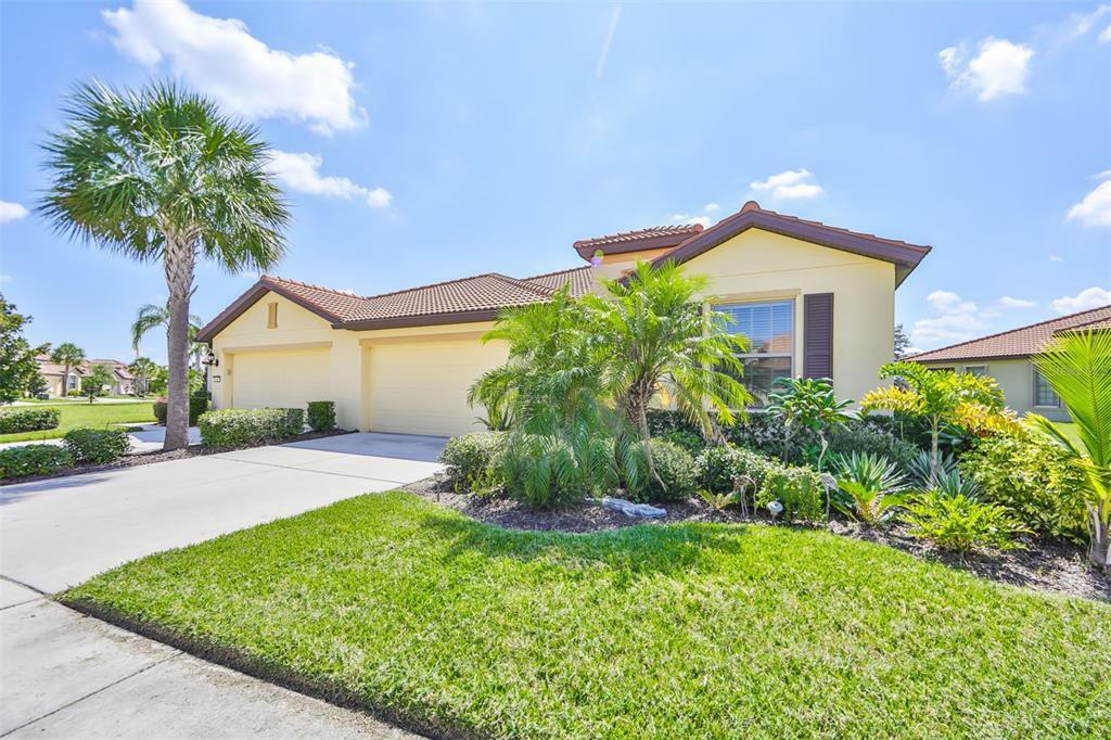 Property Photo:  5464 Sunset Falls Drive  FL 33572 