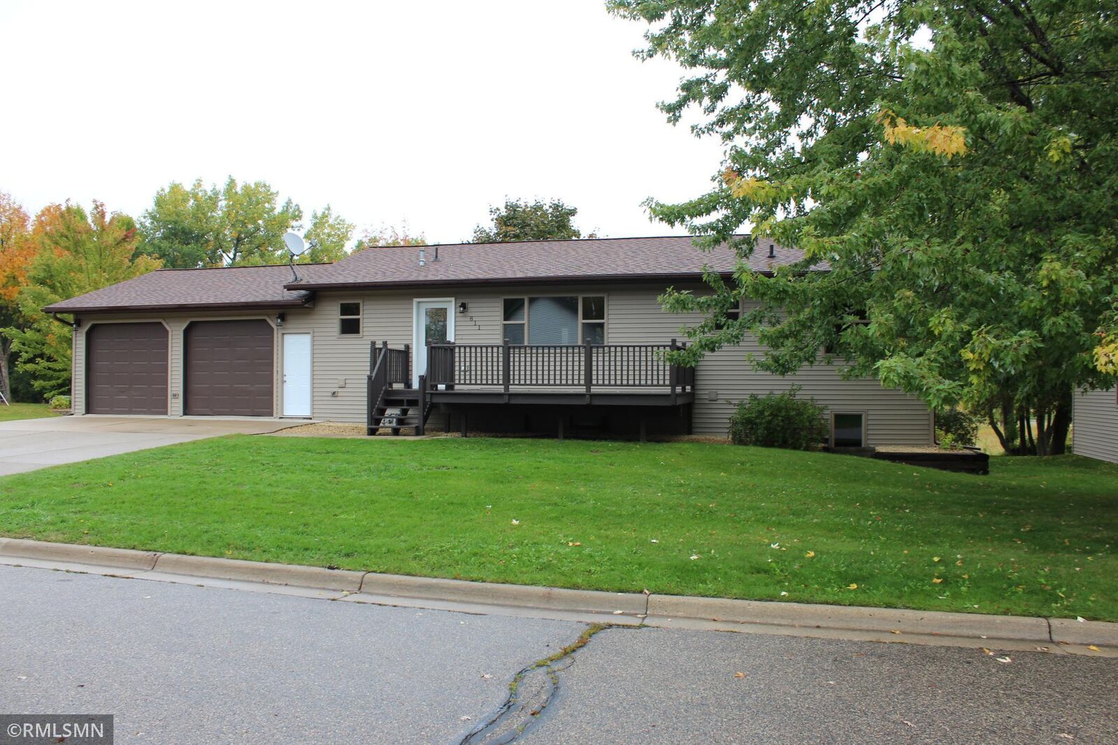 Property Photo:  811 Roosevelt Street  MN 56308 
