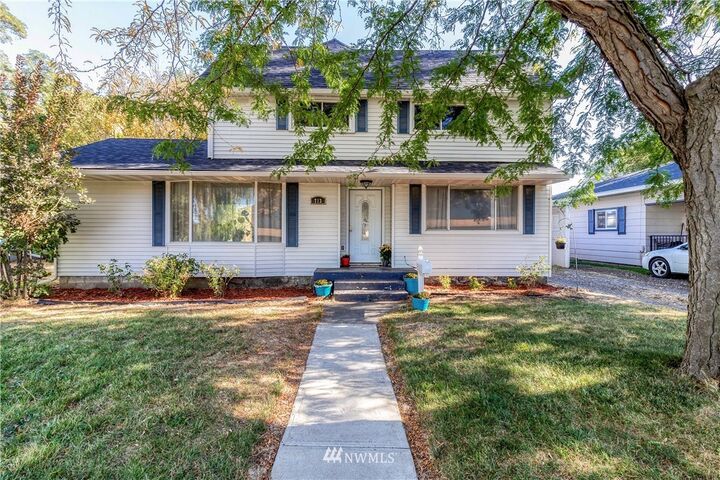 Property Photo:  713 S 3rd Street  WA 99328 