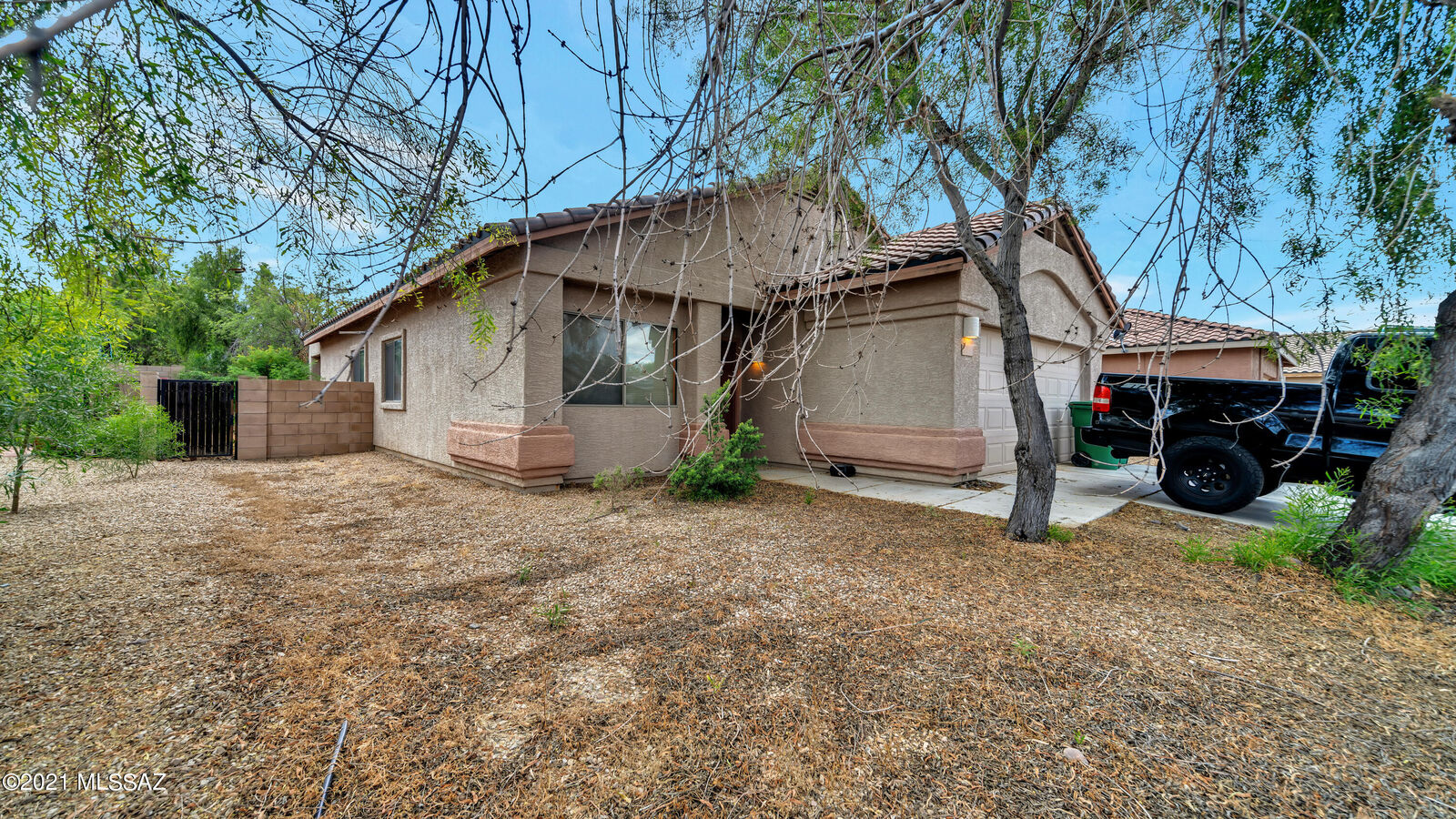 Property Photo: 11315 W Burning Sage Street AZ 85653