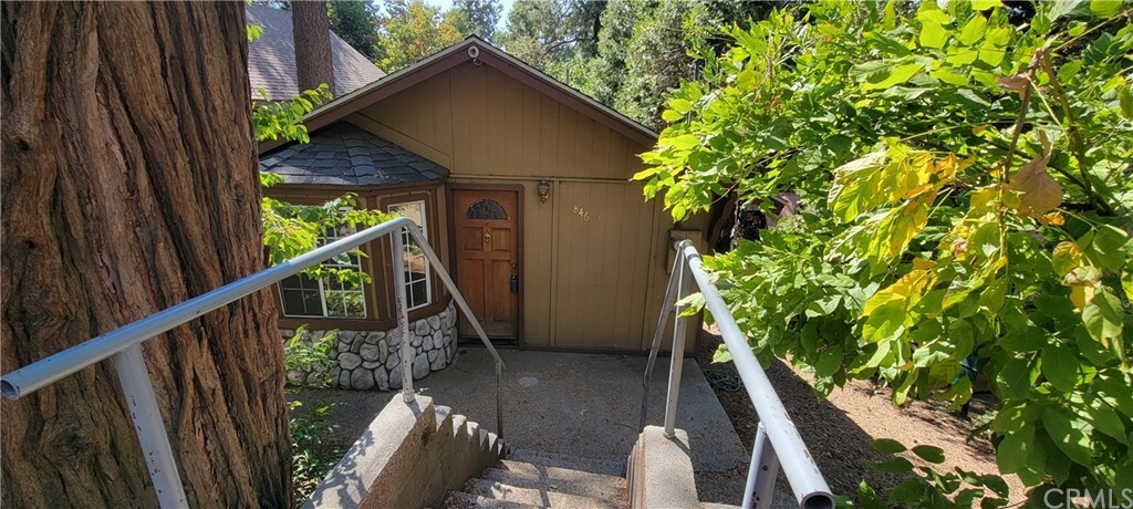 Property Photo: 846 Big Oak Road CA 92325