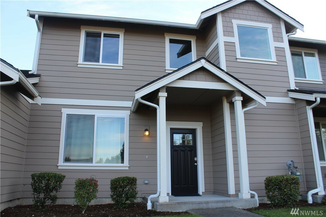 Property Photo:  8319 174th St Ct E  WA 98375 