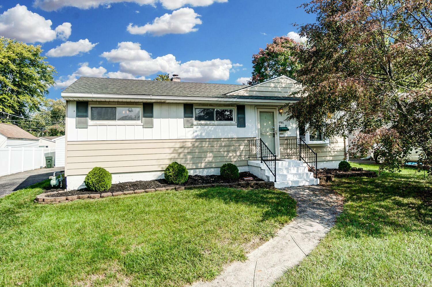 Property Photo: 5380 Morning Drive OH 43026