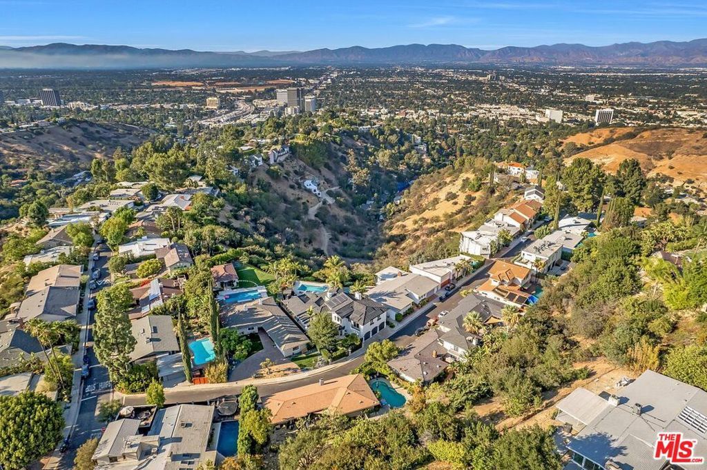 Property Photo:  3819 Sherview Drive  CA 91403 