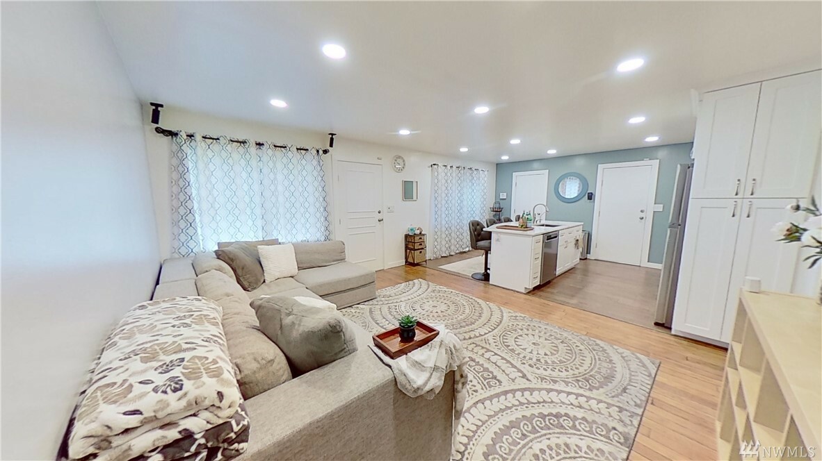 Property Photo: 2829 Clare Ave WA 98310