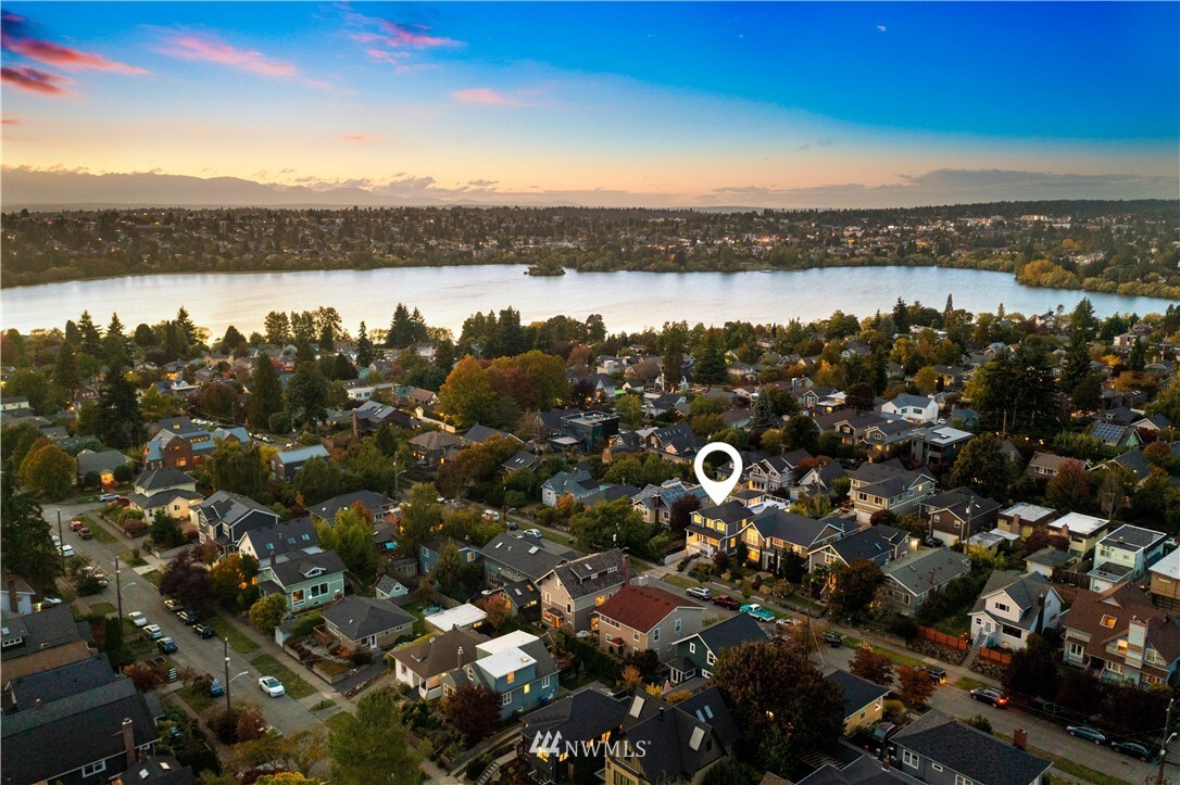 Property Photo: 2334 N 61st Street WA 98103