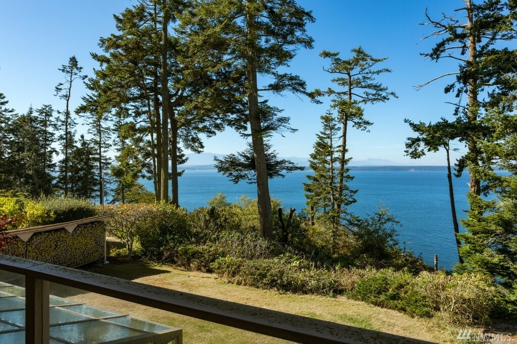 Property Photo: 3446 Marine View Dr WA 98253