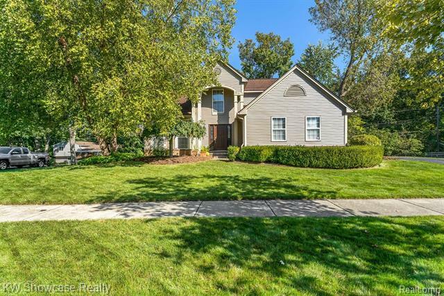 Property Photo:  4630 Commerce Woods Drive  MI 48382 