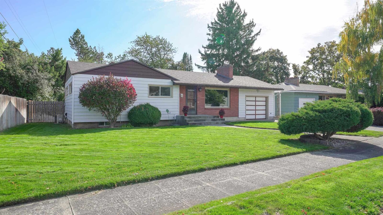 Property Photo: 5413 W Manor Crest St WA 99205-2028