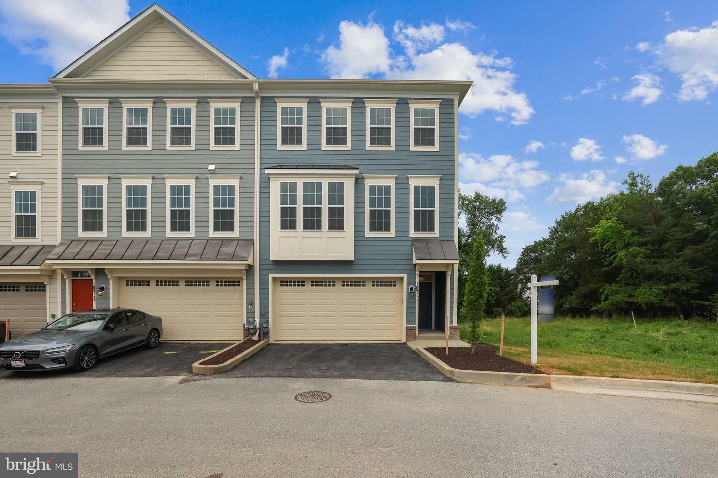 Property Photo:  10211 Travilah Grove  MD 20850 