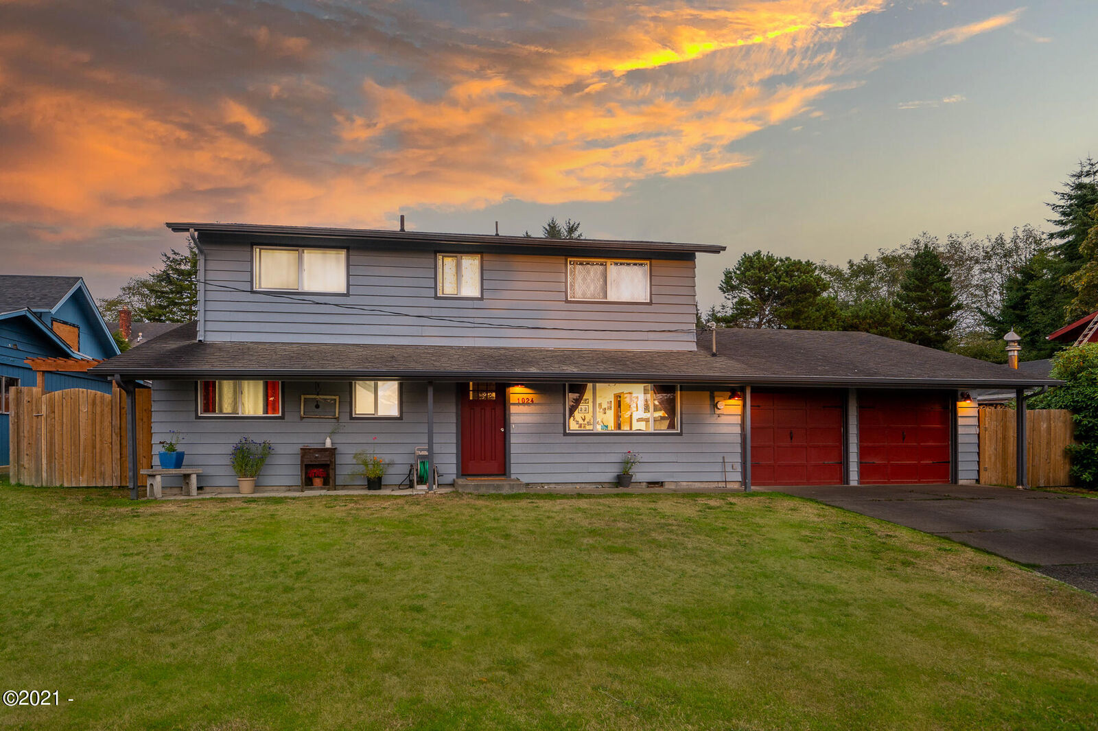 Property Photo:  1024 NE Fogarty Street  OR 97365 