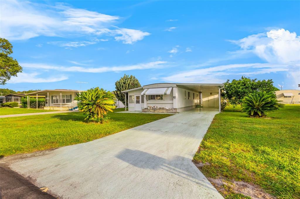 Property Photo:  39525 Sycamore Lane  FL 33542 