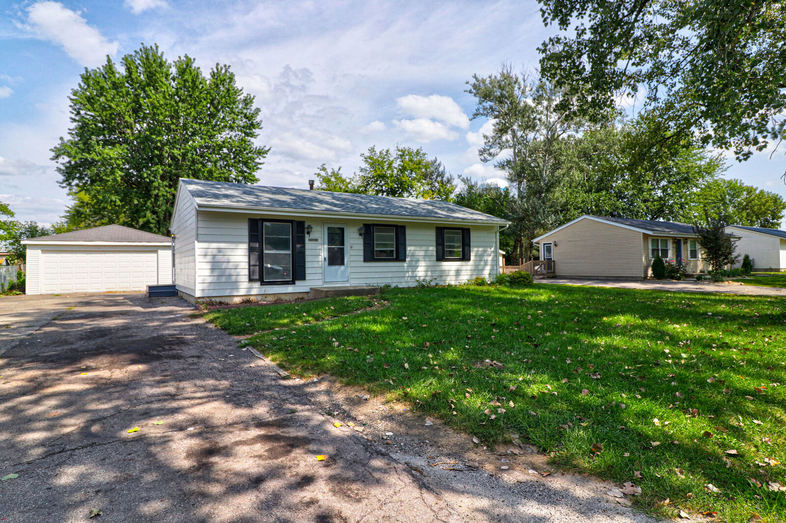Property Photo:  34W792 S James Drive  IL 60174 