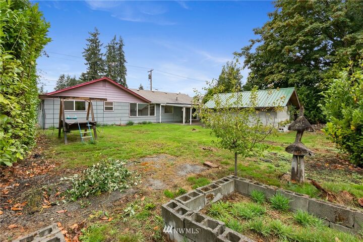 Property Photo:  1230 Whisler Street NE  WA 98516 