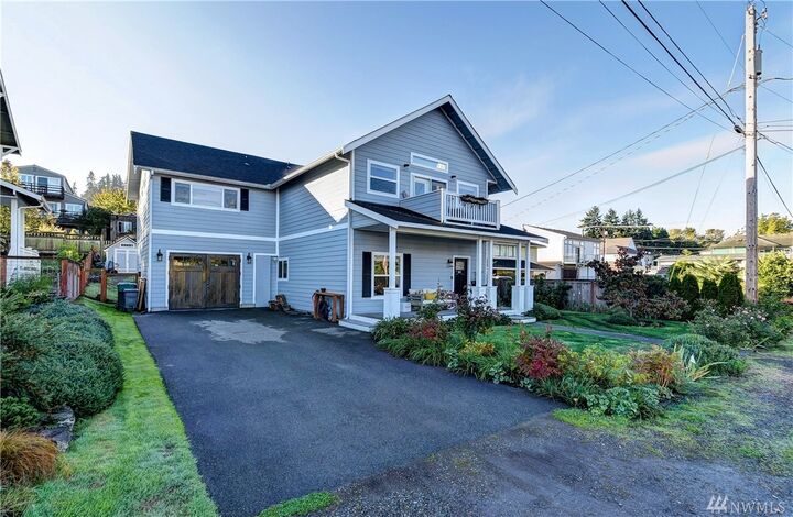 Property Photo:  917  2nd Street  WA 98275 