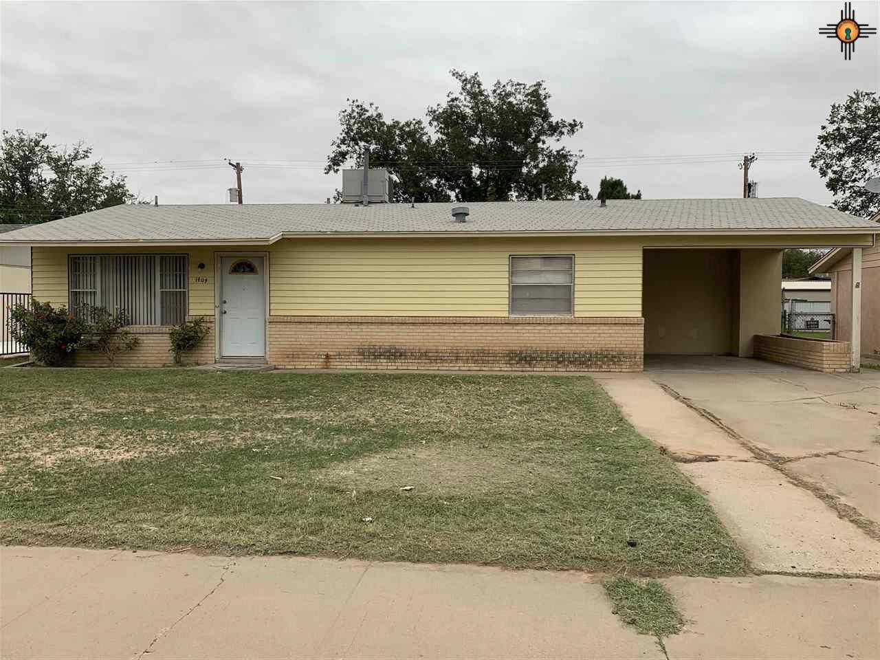 Property Photo:  1404 W Ray Ave  NM 88210 