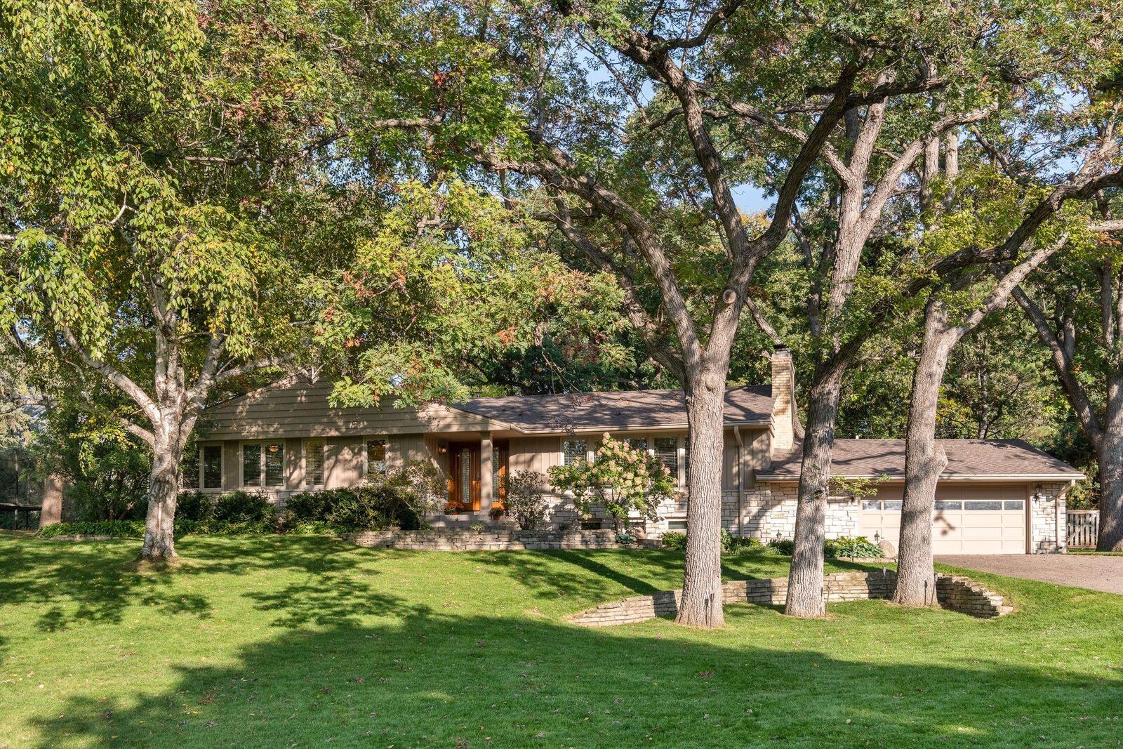 Property Photo:  5405 Doncaster Way  MN 55436 