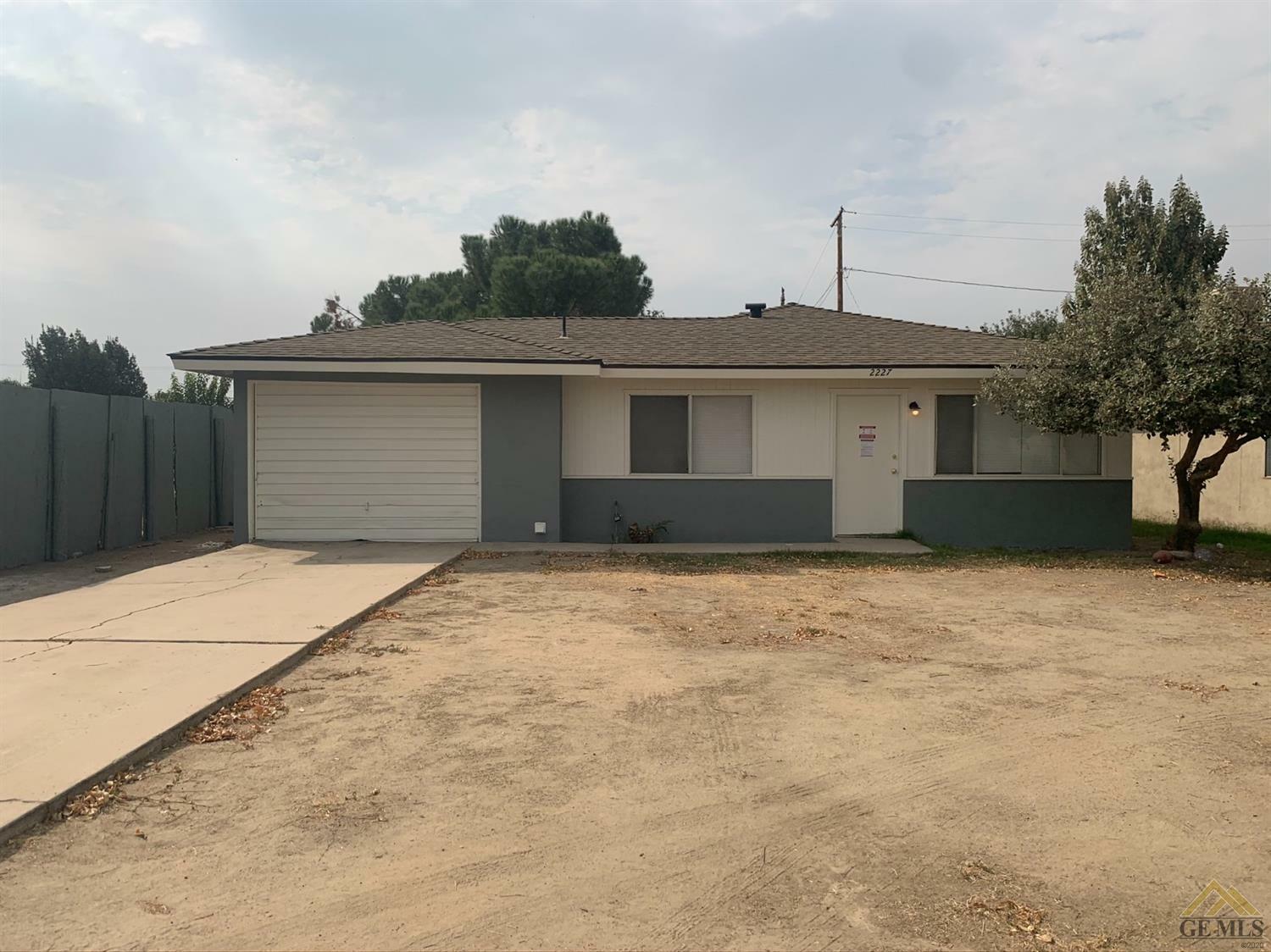 Property Photo:  2227 Thomas Way  CA 93215 