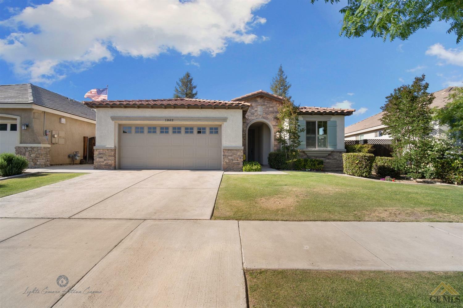 Property Photo:  11612 Morgan Hill Drive  CA 93312 