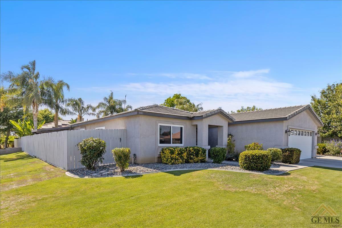 Property Photo:  301 Calle Lechuga  CA 93314 