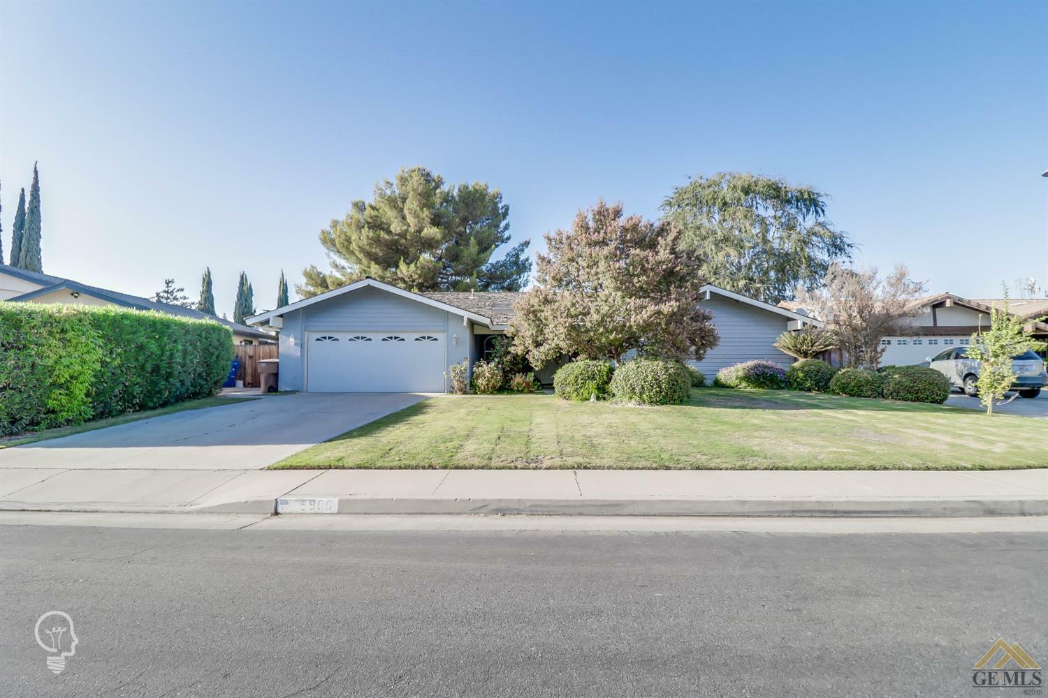 Property Photo:  5900 Cochran Drive  CA 93309 