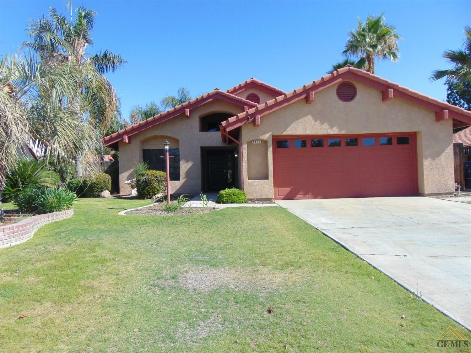 Property Photo:  8816 Crowningshield Drive  CA 93311 