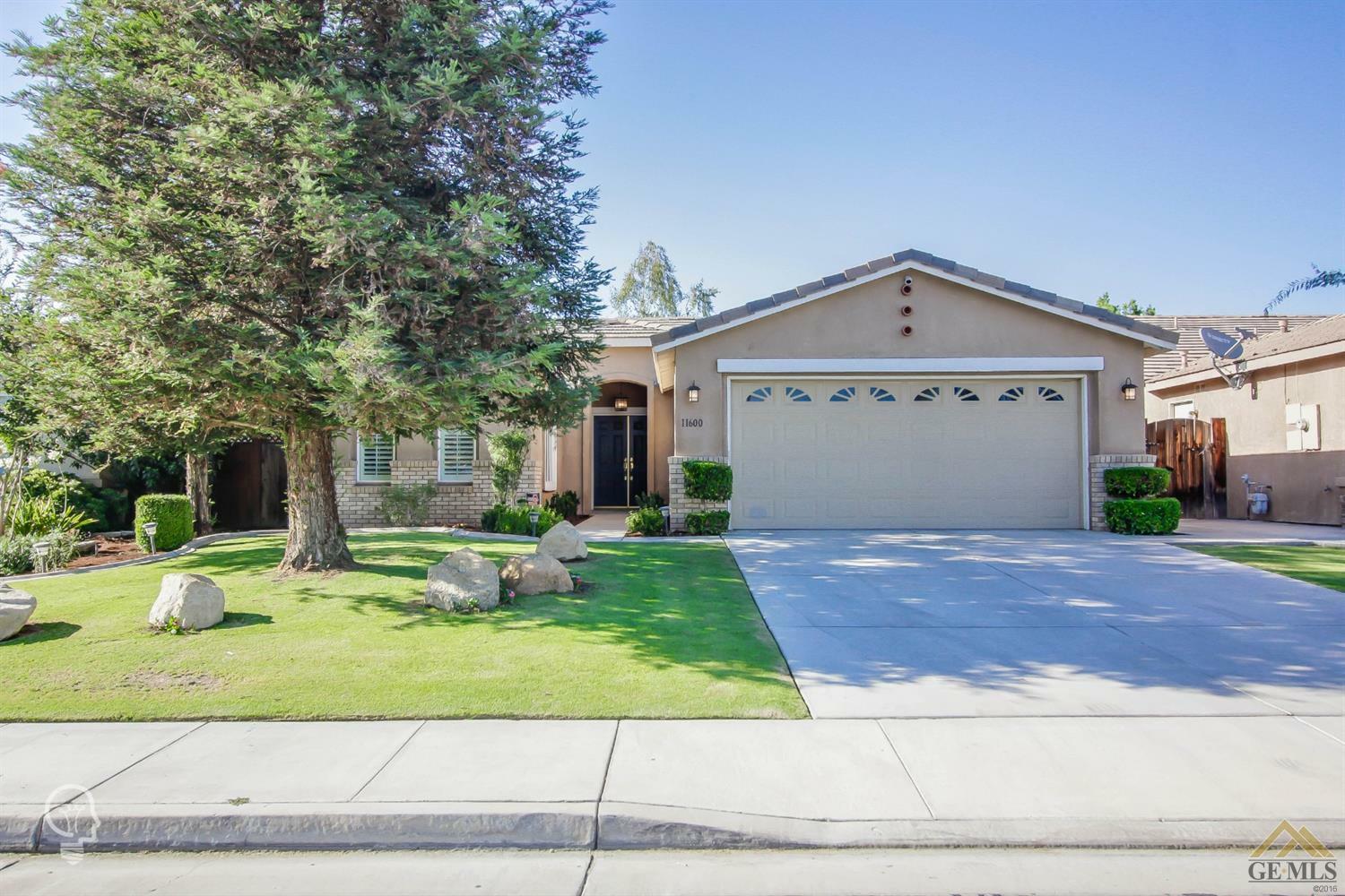 Property Photo:  11600 Walderi Street  CA 93311 