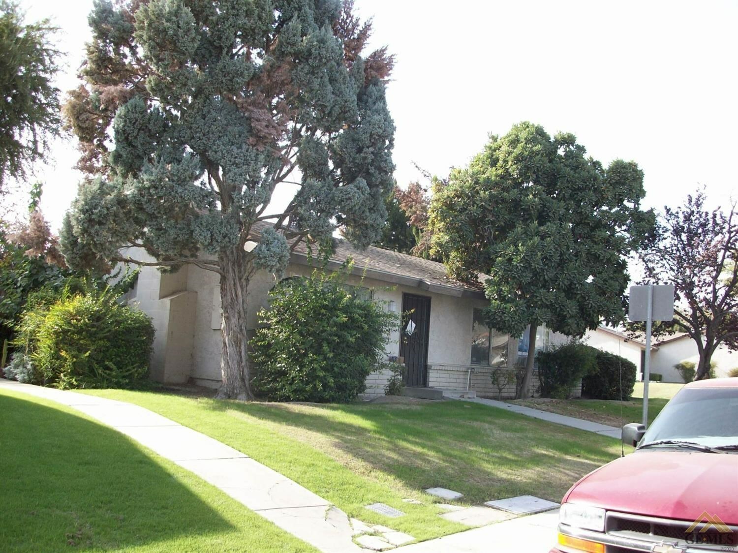 Property Photo:  3001 N Half Moon Drive  CA 93309 