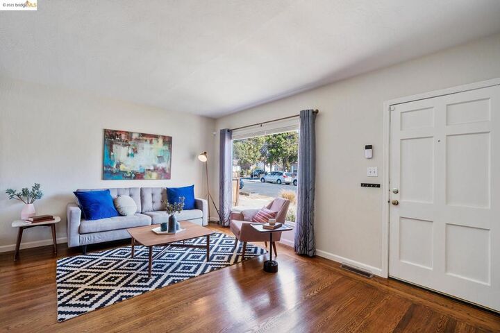 Property Photo:  791 35th Street  CA 94805-1772 