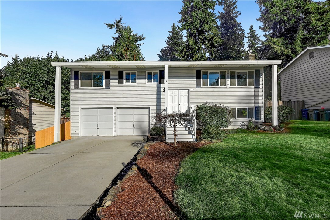 Property Photo:  22119 Meridian Ave S  WA 98021 