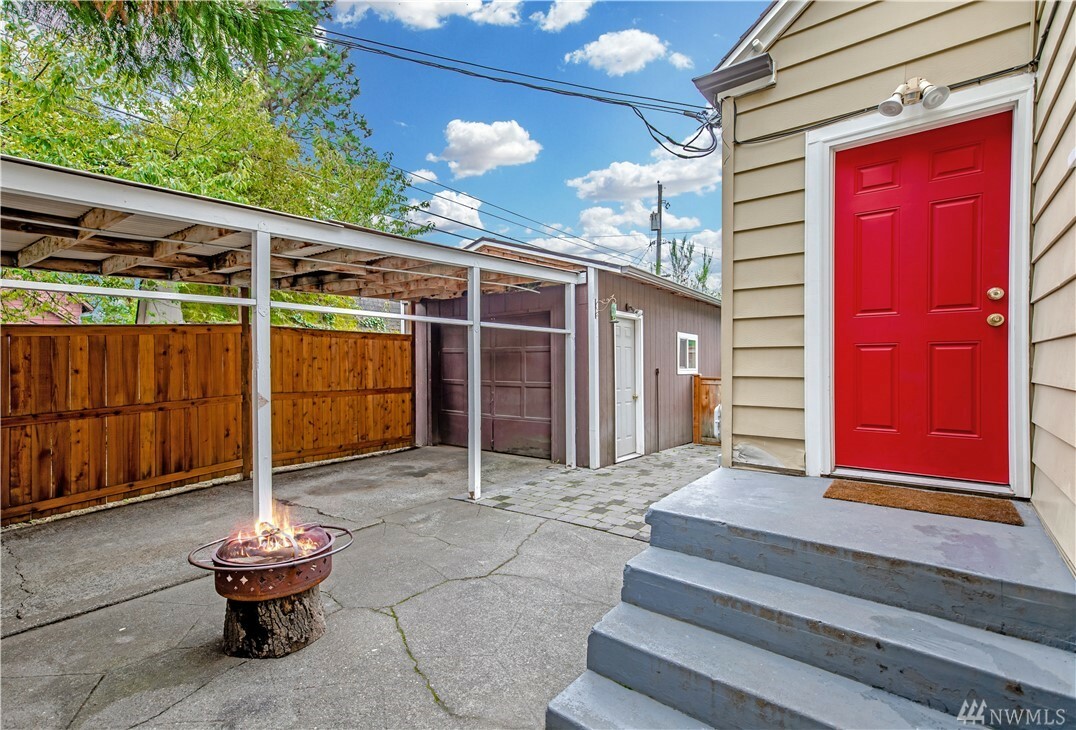 Property Photo:  1008 S Junett St  WA 98405 