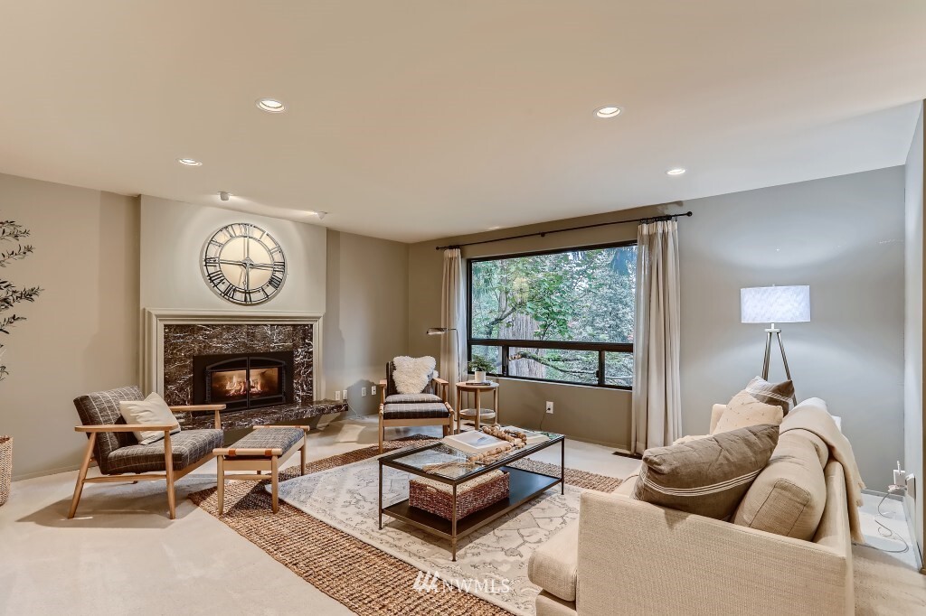 Property Photo: 12811 NE 73rd Street WA 98033