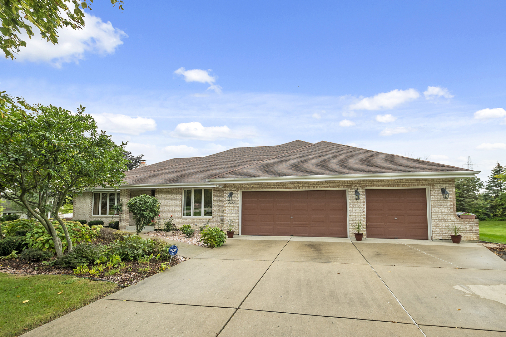 Property Photo: 12920 Nordic Lane IL 60439