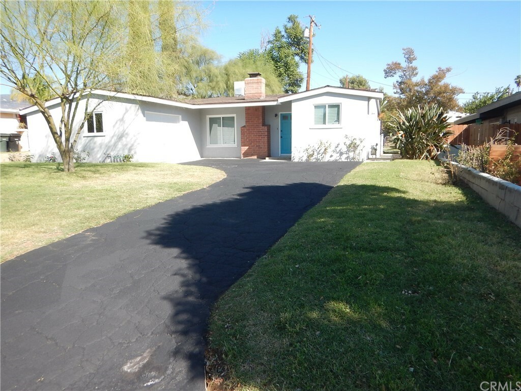 Property Photo: 26919 Villa CA 92346