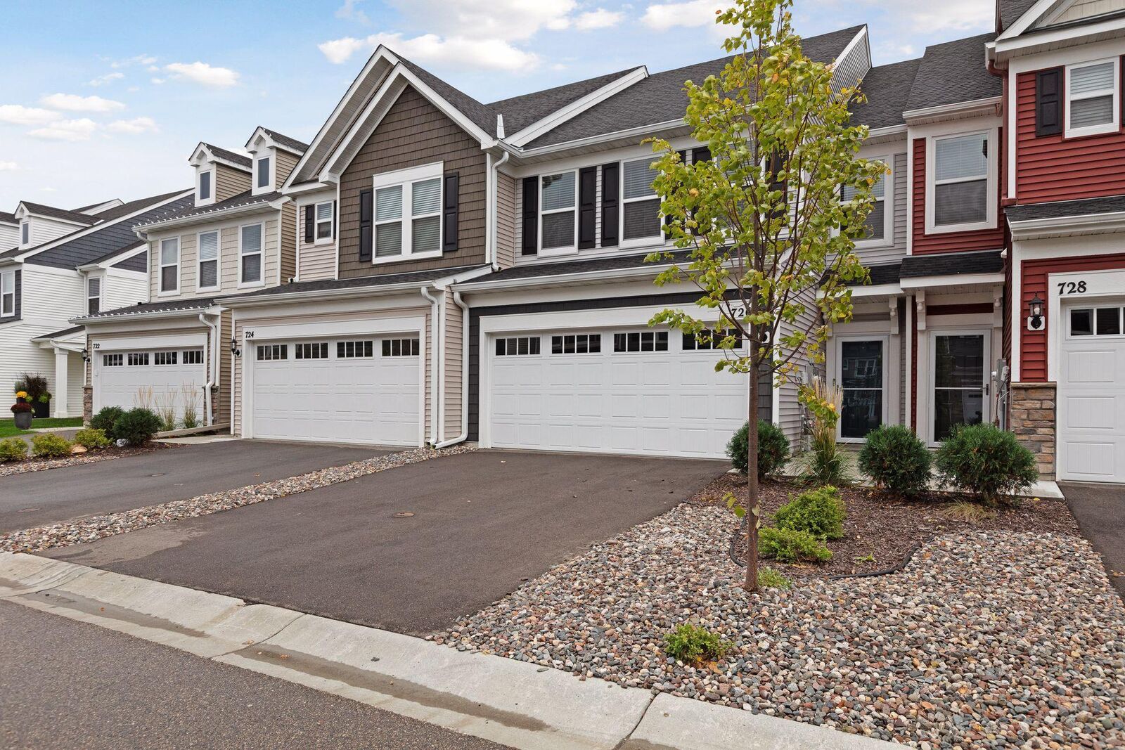 Property Photo: 726 Wildflower Lane MN 55317