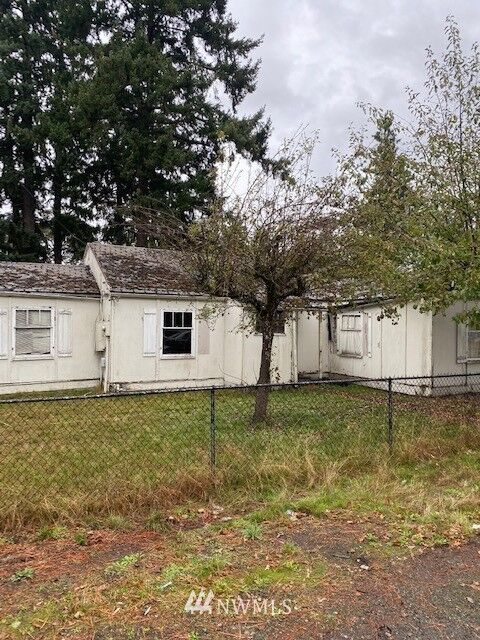 Property Photo: 313 118th Street S WA 98444