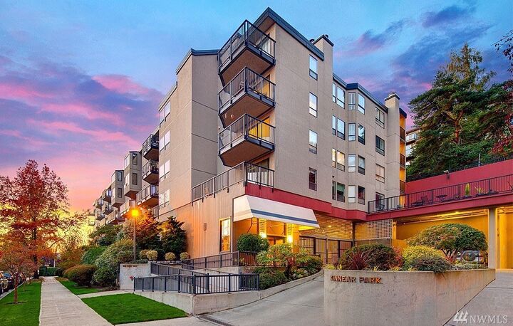 500 W Roy St W207  Seattle WA 98119 photo