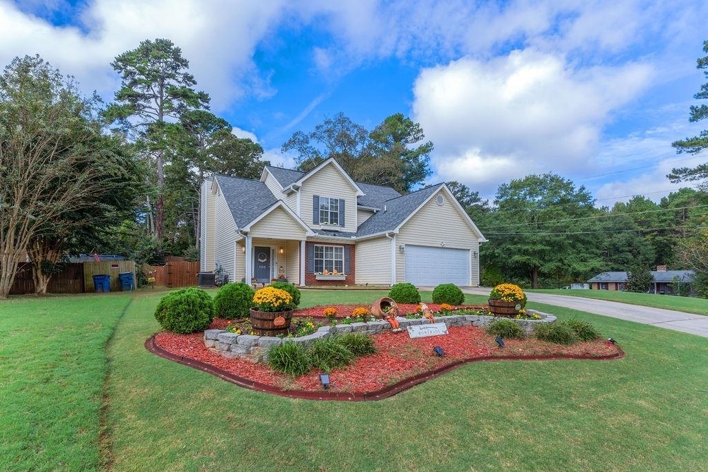 Property Photo:  100 Cheryl Court  GA 30273 