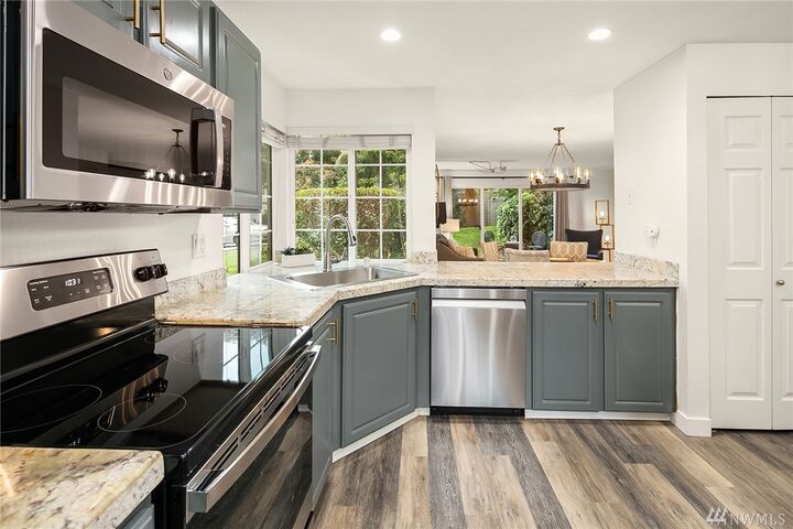 Property Photo: 13020 102nd Lane NE 7 WA 98034