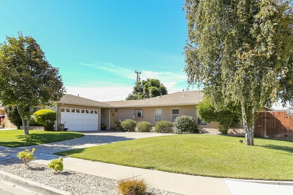 Property Photo:  3219 Peacock Lane  CA 93455 