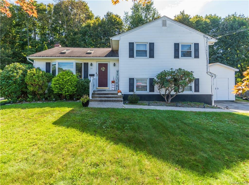 Property Photo:  39 Knox Drive  NY 12553 