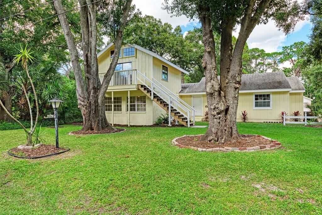 Property Photo:  2425 21st  FL 34234 