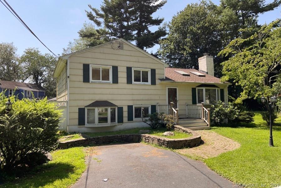 Property Photo: 7 Sue Terrace CT 06880