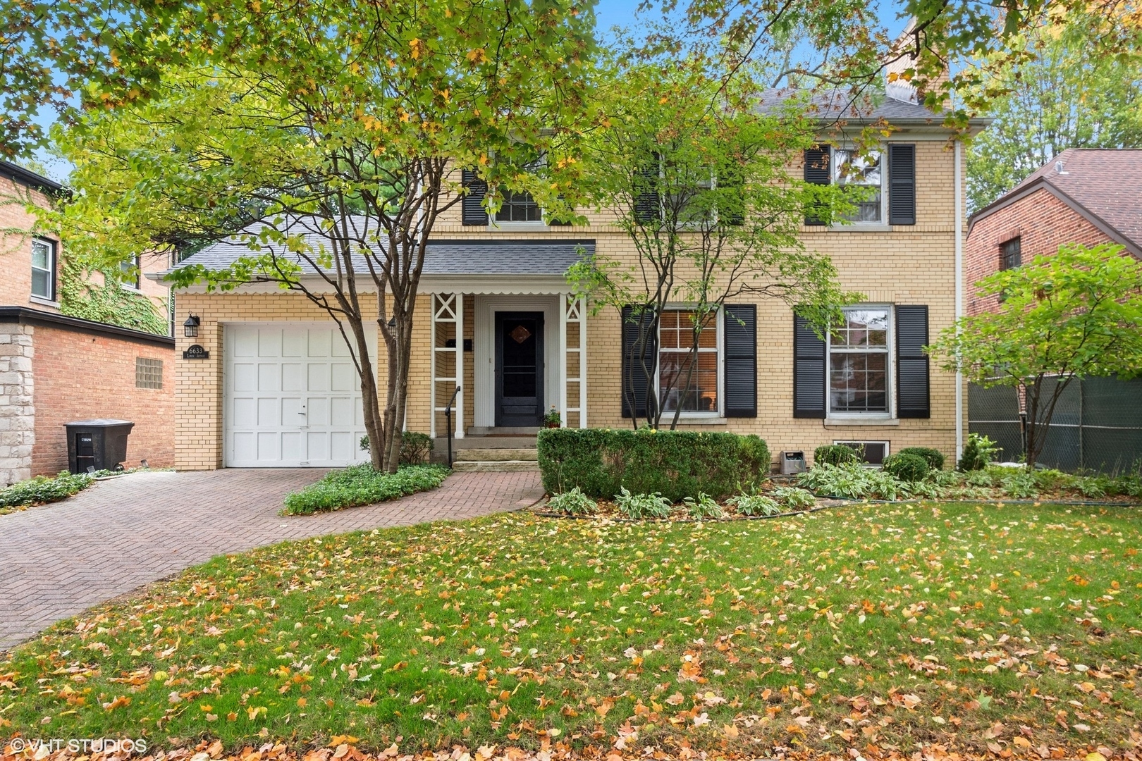 Property Photo:  6633 N Loron Avenue  IL 60646 