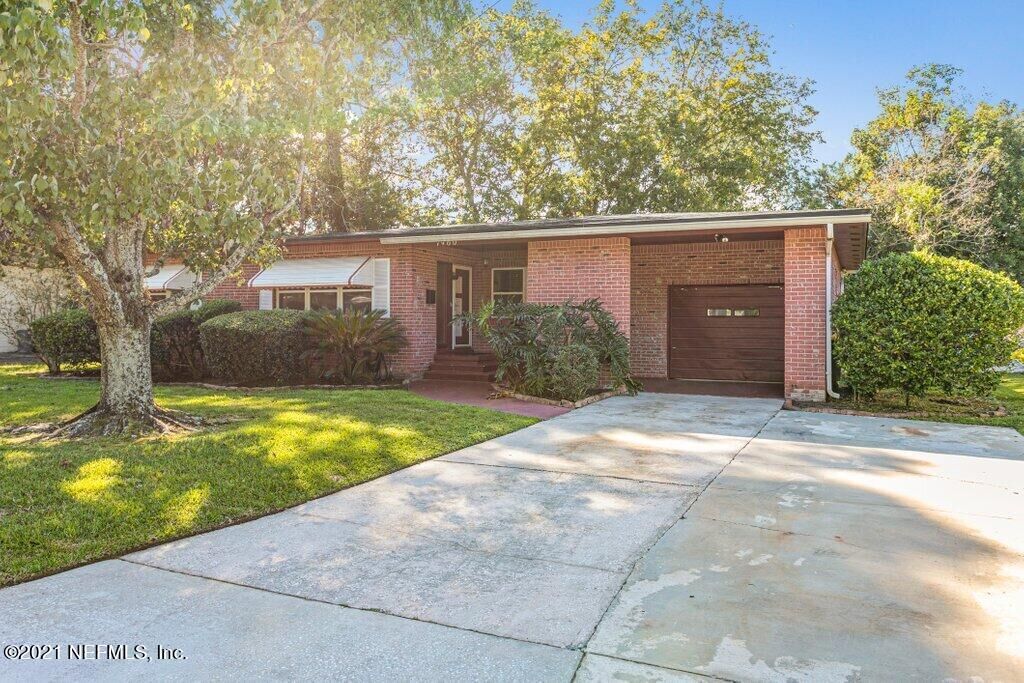 Property Photo: 7460 Greenway Drive FL 32244